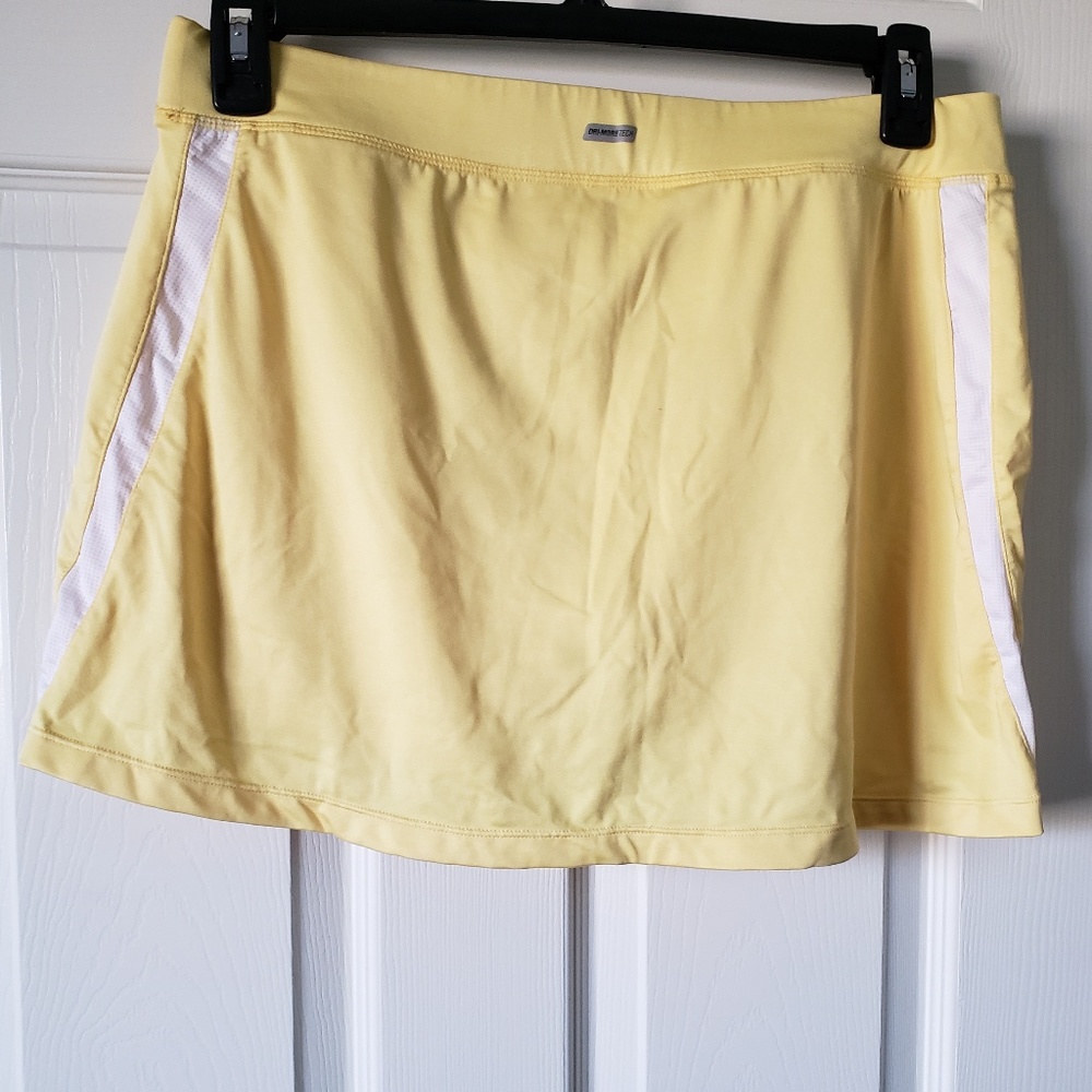 Danskin Now Skort size Large 12-14